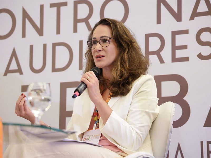 Lívia Ferreira - vice-presidente